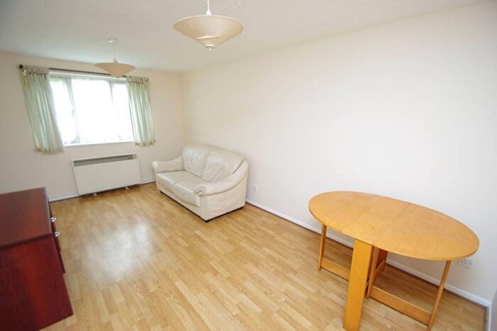 1 Bedroom Flat To Rent In , Watford, WD24