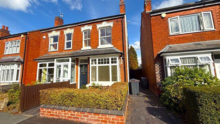 2 Bedroom Semi-detached House For Sale In Gristhorpe Road, Selly Park, Birmingham, B29