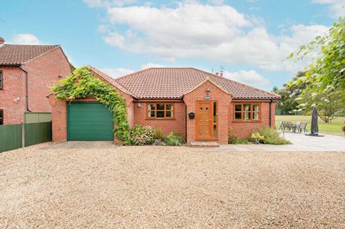 2 Bedroom Detached Bungalow For Sale In Bridge Street, Carbrooke, IP25