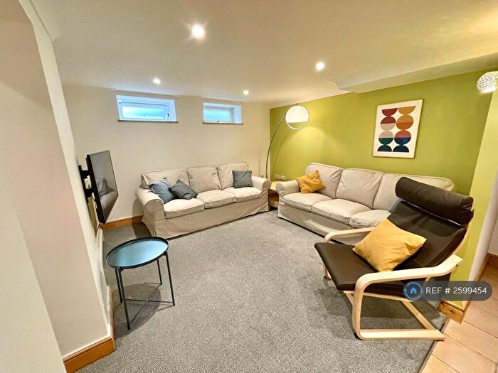 6 Bedroom Detached House To Rent In Carver Road, London, SE24