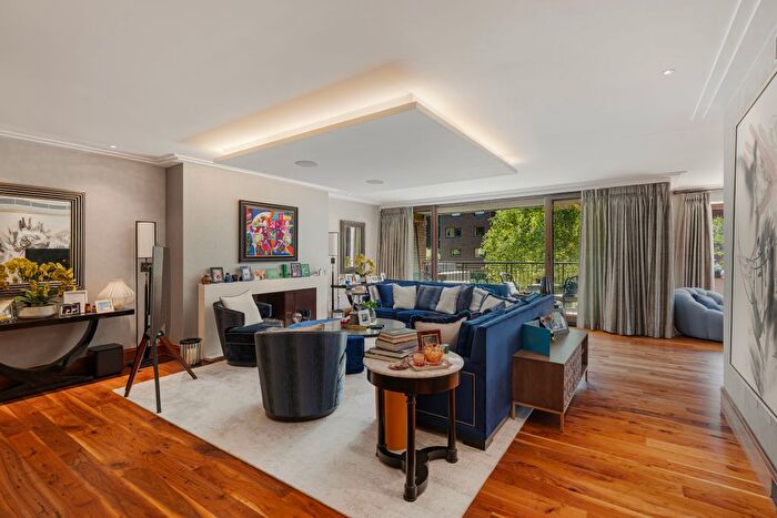 4 Bedroom Flat To Rent In Maple Court, The Bishops Avenue, Hamsptead Garden Suburb, London, United Kingdom, N2