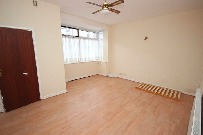 3 Bedroom End Of Terrace House For Sale In Green Lane, Halesowen, West Midlands, B62