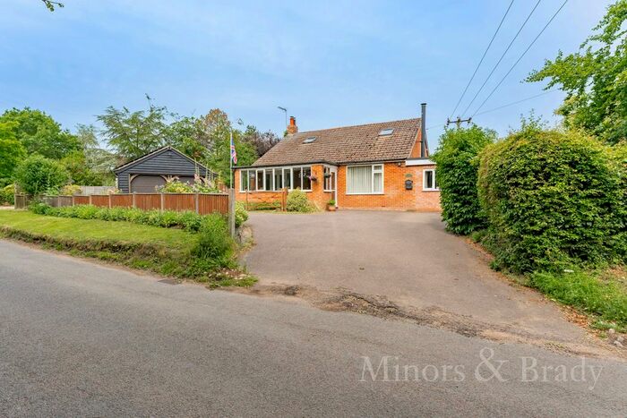 3 Bedroom Chalet For Sale In Station Road, Yaxham, Dereham, NR19