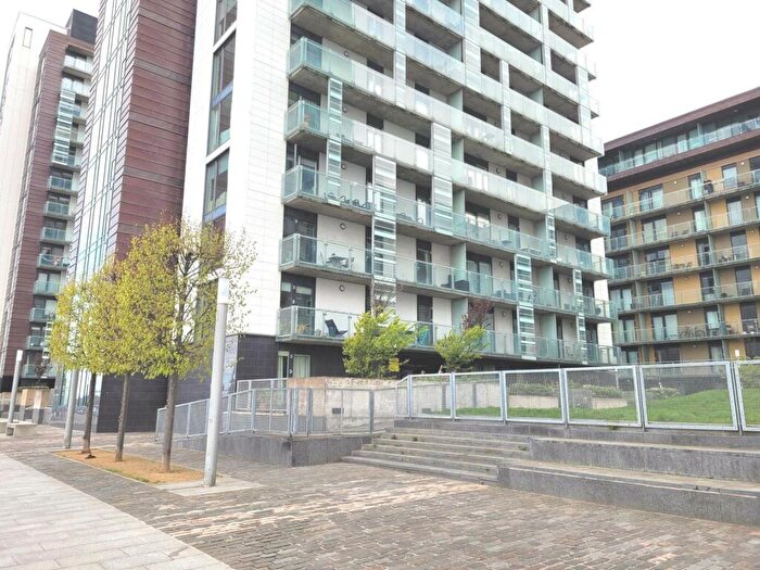 2 Bedroom Flat To Rent In Meadowside Quay Walk, Glasgow, G11