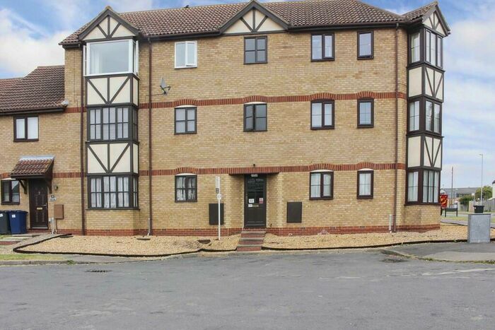 2 Bedroom Apartment To Rent In Cromwell Court, Eynesbury, PE19