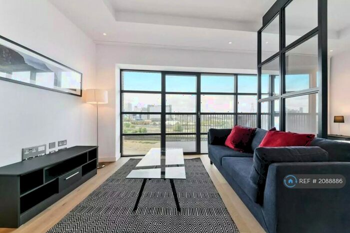 Studio To Rent In Amelia House, London, E14