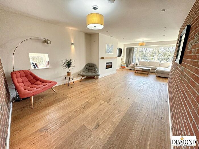 5 Bedroom Detached House For Sale In High Street, Halberton, Tiverton, EX16