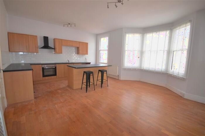 2 Bedroom Flat To Rent In Wickham Avenue, Bexhill-On-Sea, TN39
