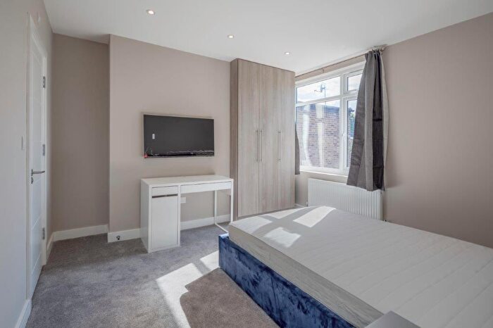 Studio To Rent In Valetta Road, London, W3