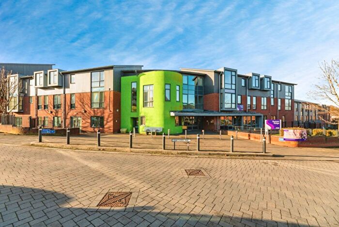 2 Bedroom Flat For Sale In Lavender Way, Sheffield, South Yorkshire, S5