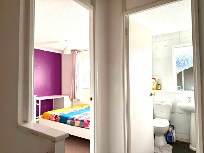 1 Bedroom End Of Terrace House For Sale In Clark Street, Edgbaston, Birmingham, B16