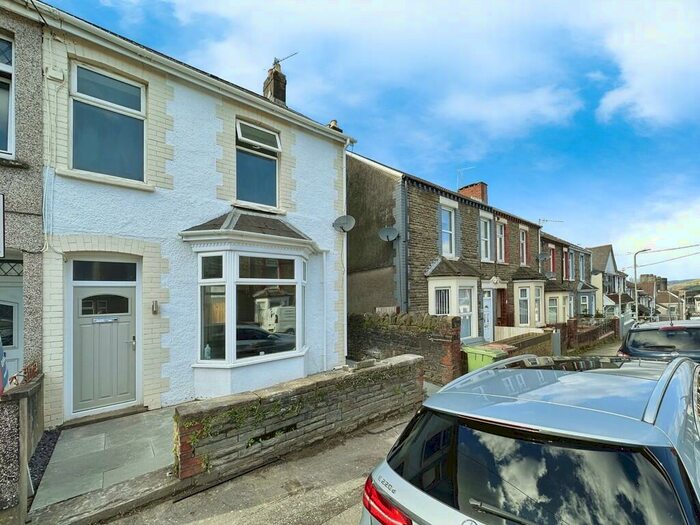 3 Bedroom Semi-Detached House To Rent In Broomfield Street, Caerphilly, CF83