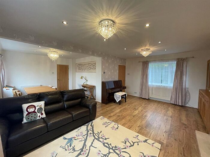 4 Bedroom Property To Rent In Derriman Glen, Ecclesall, S11