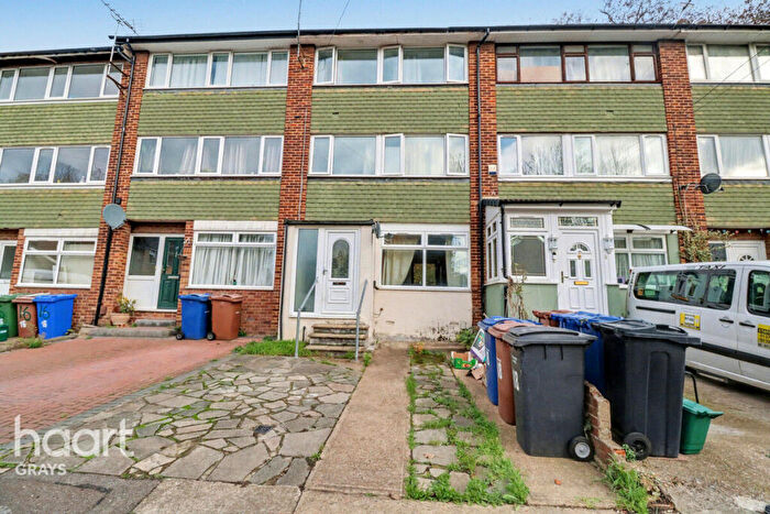4 Bedroom Terraced House For Sale In Rookwood Close, Grays, RM17