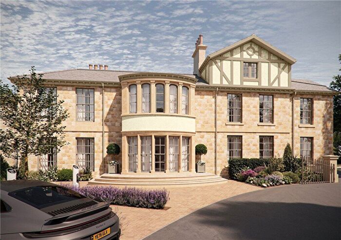 2 Bedroom Apartment For Sale In Woodlands Lodge, Scarcroft, LS14