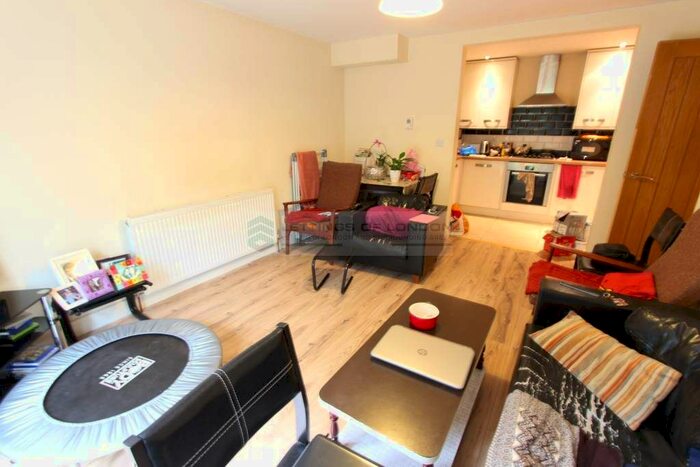 2 Bedroom Flat To Rent In Westfield Lane, Harrow HA3