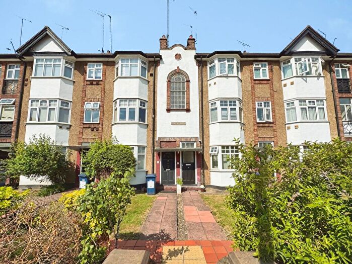 1 Bedroom Flat For Sale In Finchley Road, Hurstwood Court Finchley Road, NW11