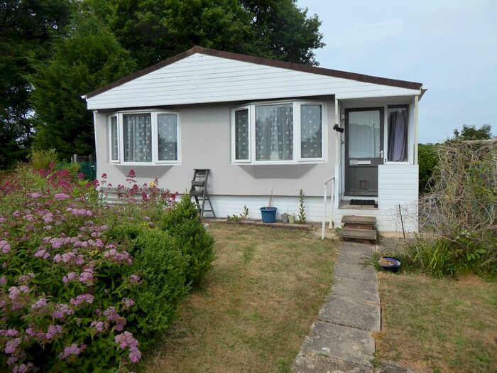 2 Bedroom Park Home For Sale In Compasses Mobile Home Park, Alfold, Cranleigh, Surrey, GU6
