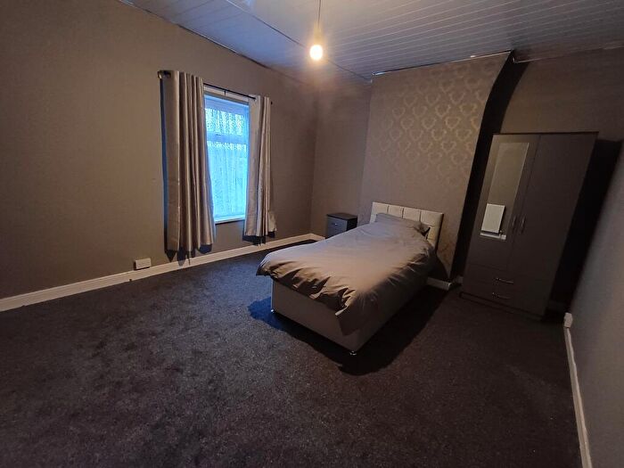 4 Bedroom House To Rent In Spark Terrace, Stoke-on-Trent, ST4