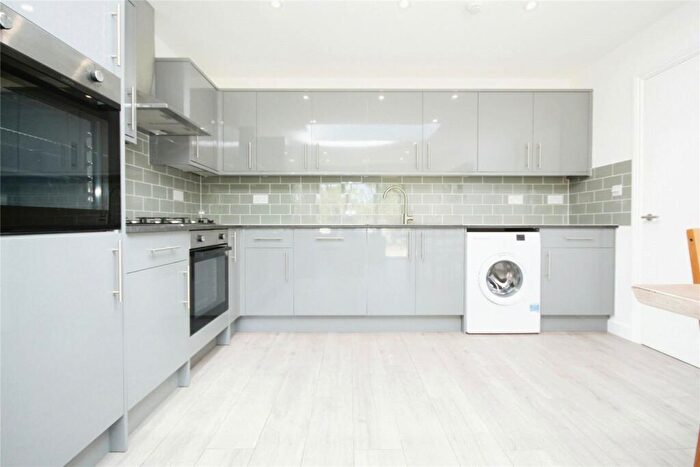 6 Bedroom Semi-Detached House To Rent In Ibbetson Path, Loughton, IG10