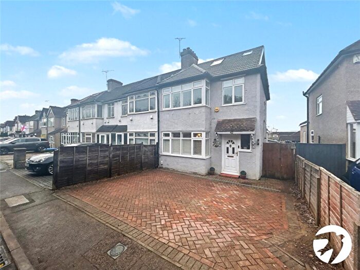 4 Bedroom End Of Terrace House For Sale In Park Mead, Sidcup, Kent, DA15