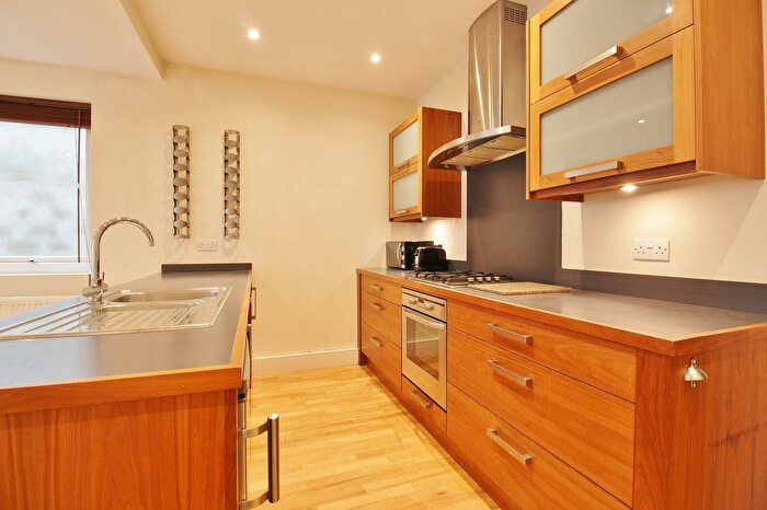 1 Bedroom Flat To Rent In South Street, Isleworth, TW7