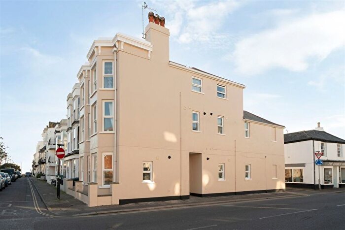 1 Bedroom Flat To Rent In Flat Steyne Chamber, West Street, Bognor Regis, West Sussex, PO21