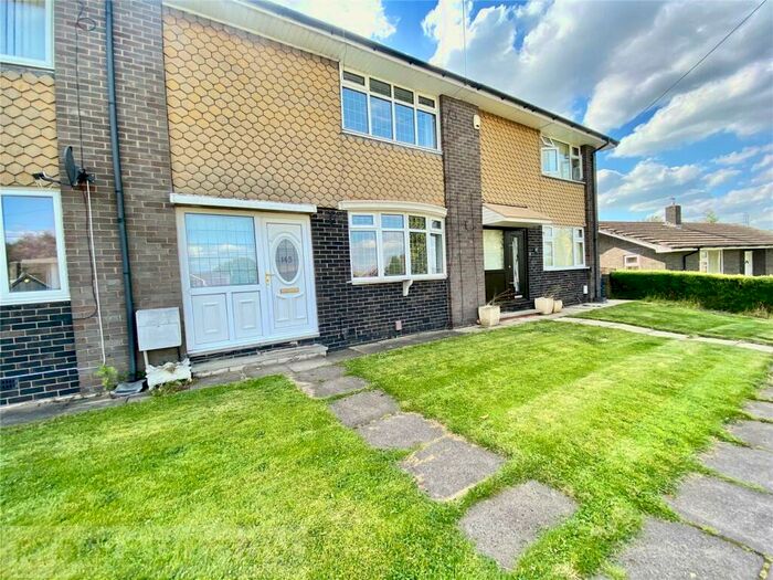 2 Bedroom Town House To Rent In Castleton Road, Thornham, Royton, Oldham, OL2