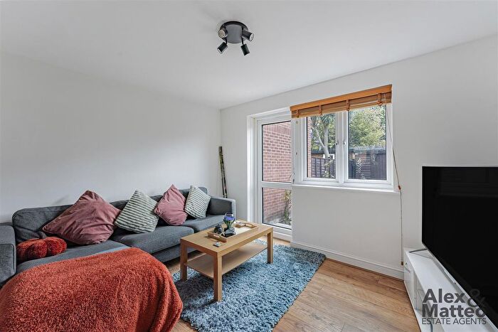 2 Bedroom Property To Rent In John Silkin Lane, Canada Water, SE8