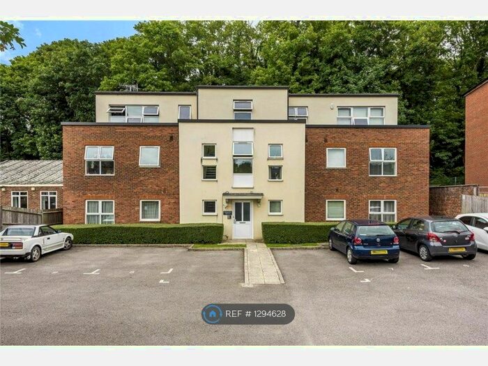 1 Bedroom Flat To Rent In Whitebeam Place, Whyteleafe CR3