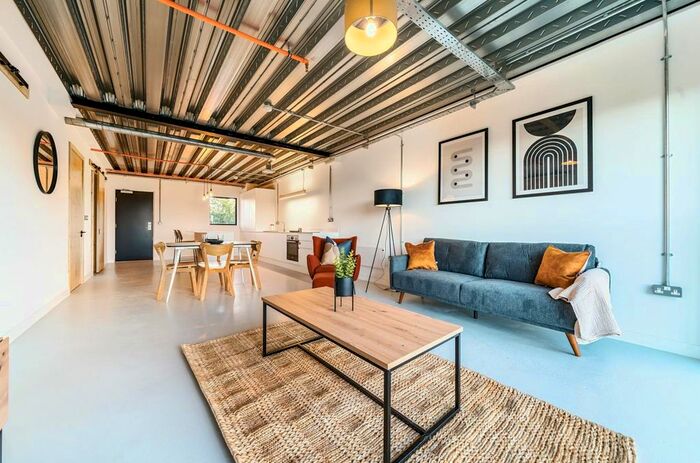 2 Bedroom Flat To Rent In Happy Walk, Leeds, LS9