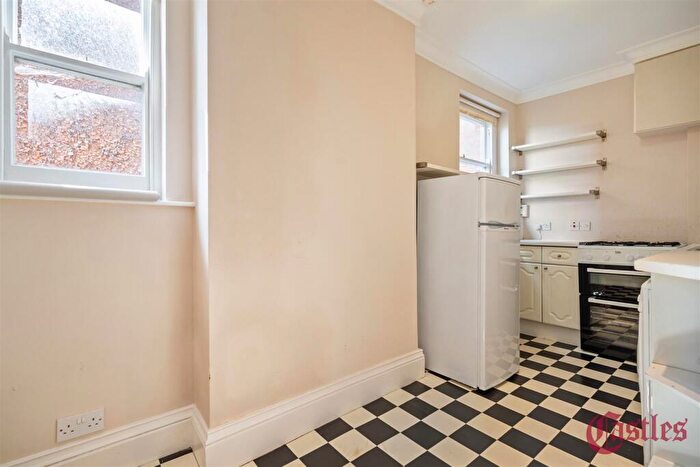 1 Bedroom Flat For Sale In Coolhurst Road, N8