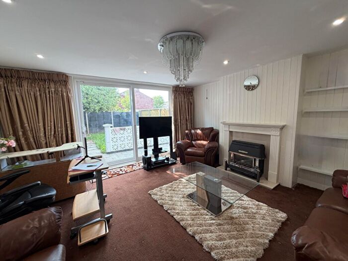 3 Bedroom Semi-Detached House To Rent In Compton Road, CV6