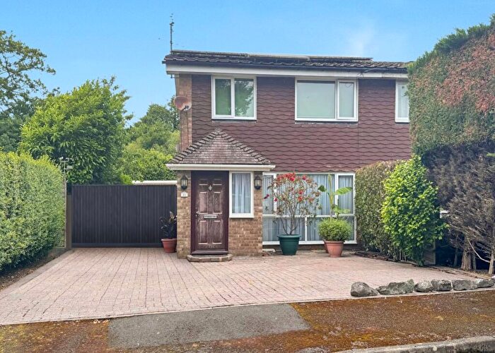 3 Bedroom Semi Detached House For Sale In Greenacres, Bordon, GU35