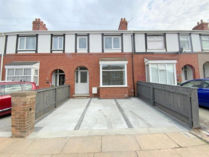 3 Bedroom Terraced House For Sale In Felstead Road, Grimsby, DN34