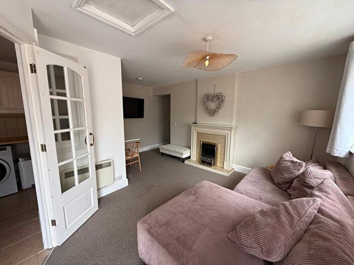 2 Bedroom Semi-Detached Bungalow To Rent In Station Road, Malmesbury, SN16