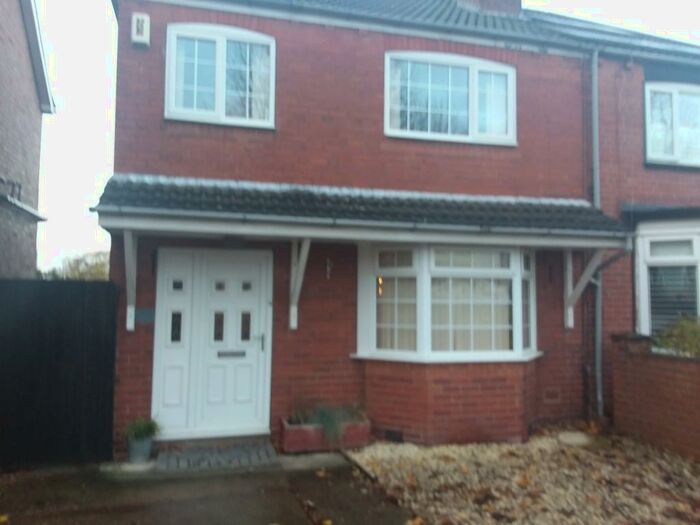 3 Bedroom Semi-Detached House To Rent In The Grove, Weatley Hills, Doncaster, DN2