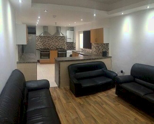 6 Bedroom Terraced House To Rent In Dawlish Road, Selly Oak, B29