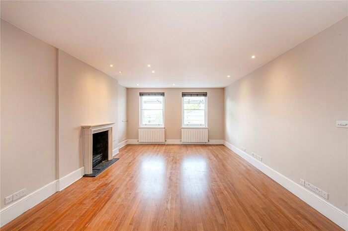 2 Bedroom Flat To Rent In Lansdowne Road, Notting Hill, London, W11
