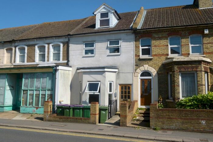 1 Bedroom Flat To Rent In Risborough Lane, Cheriton, Folkestone, Kent, CT19