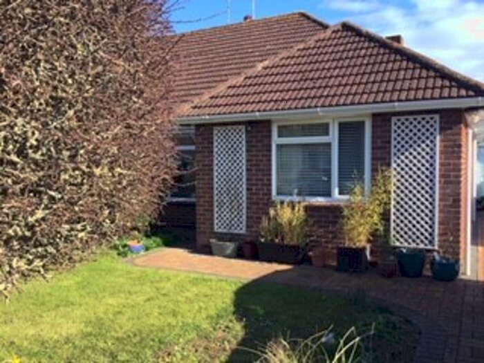 3 Bedroom Bungalow To Rent In Belgrave Crescent, Chichester, PO19