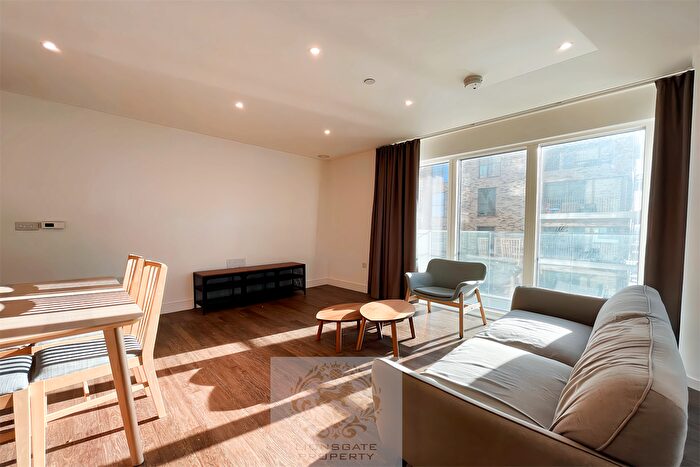 2 Bedroom Flat To Rent In Plowden Road, London, SE3