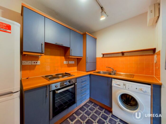 2 Bedroom Flat To Rent In Duff Street, Dalry, Edinburgh, EH11