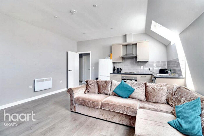 3 Bedroom Flat To Rent In River View, Grays, RM16