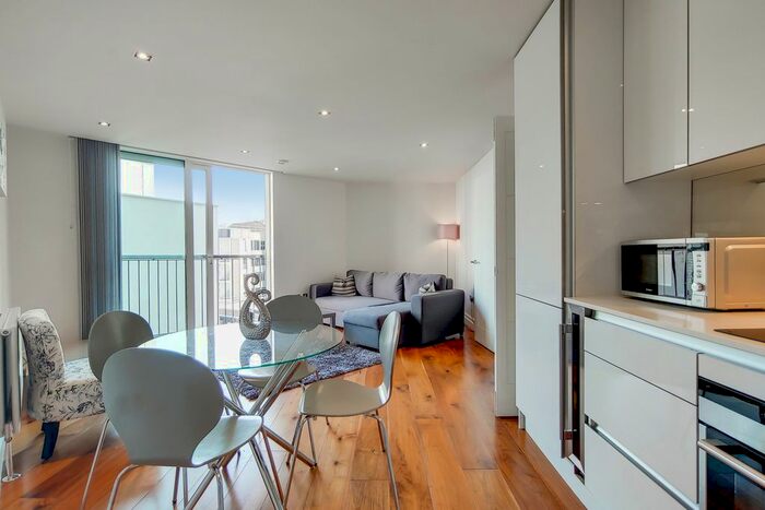 1 Bedroom Flat To Rent In Bridge Place, London, SW1V