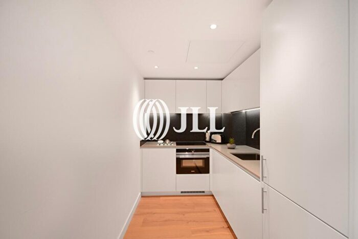 1 Bedroom Flat To Rent In Landmark Pinnacle, Marsh Wall, E14