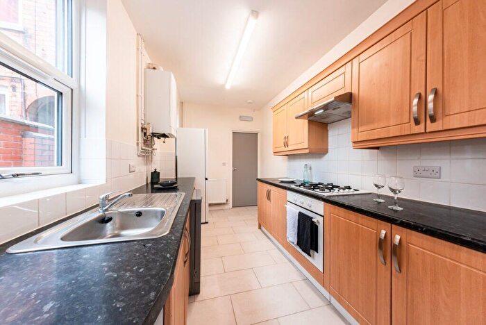 3 Bedroom Terraced House To Rent In Windermere Street, Leicester, LE2