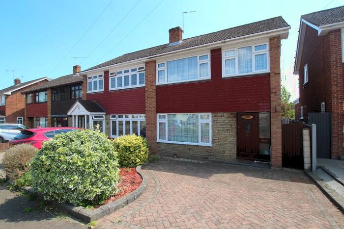 3 Bedroom Semi-Detached House To Rent In Limerick Gardens, Upminster, London, RM14