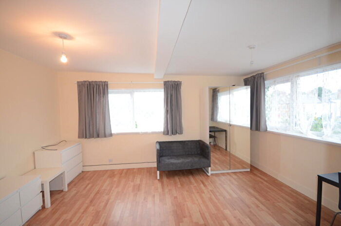 Flat To Rent In Station Parade, SL6