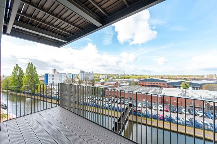3 Bedroom Flat To Rent In Grand Union, Alperton, Wembley, HA0